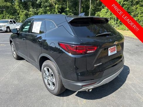Used 2024 Chevrolet Blazer LT w/ Convenience Package FWD image 3