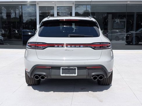 Certified 2025 Porsche Macan AWD/4WD image 10