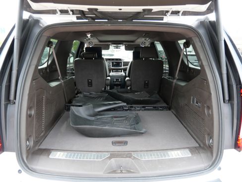 Used 2023 GMC Yukon XL Denali w/ Denali Reserve Package AWD/4WD image 18
