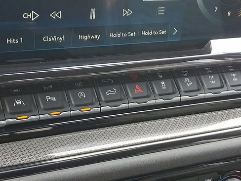 Used 2024 Chevrolet Silverado 1500 ZR2 image 28