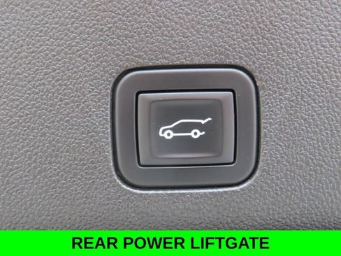 Used 2025 Chevrolet Suburban Z71 w/ Z71 Off-Road Package AWD/4WD image 34