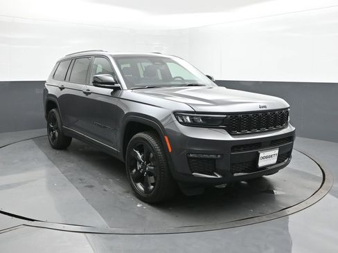 New 2025 Jeep Grand Cherokee L Limited w/ Black Appearance Package image 22