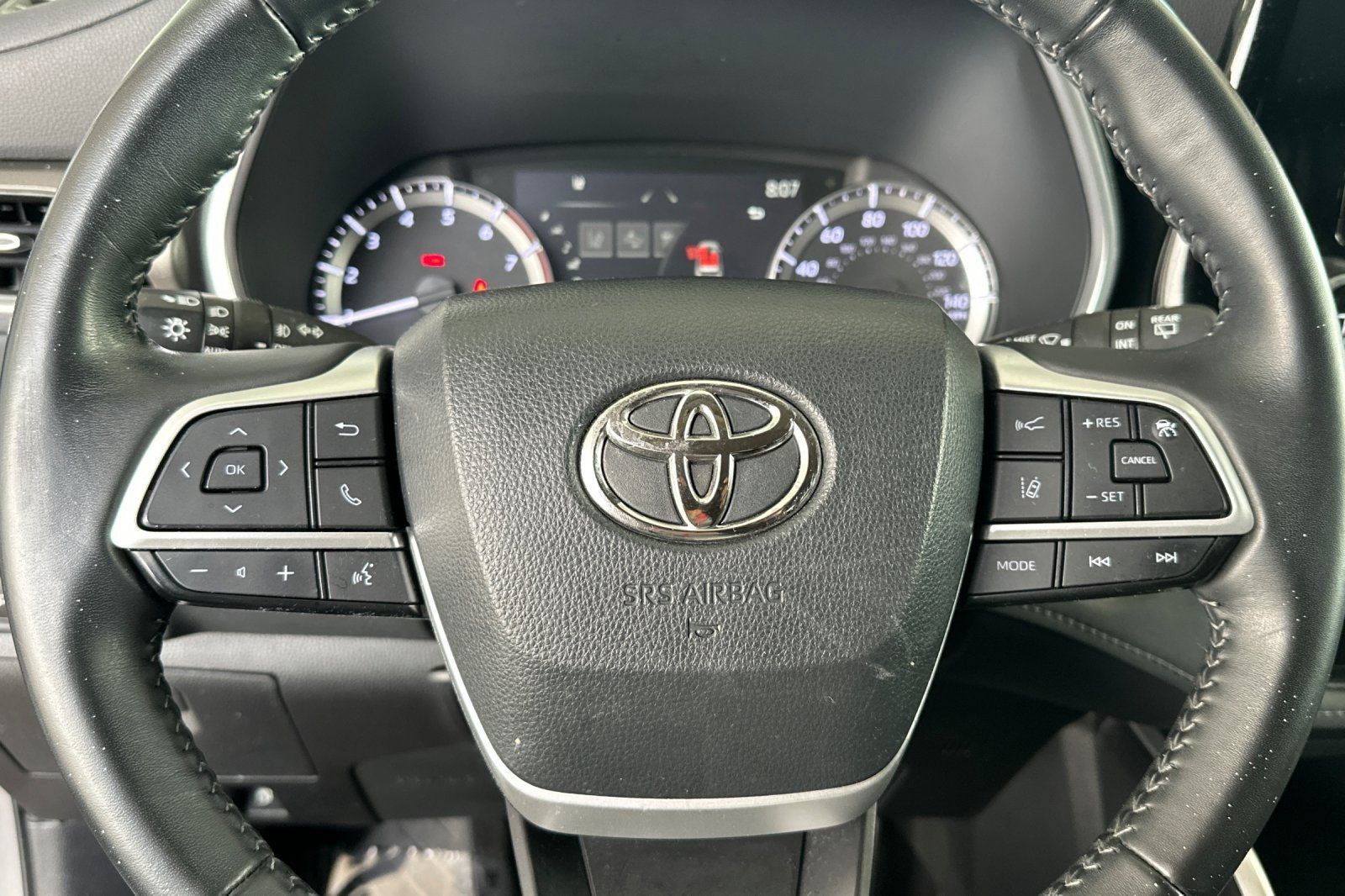 Used 2023 Toyota Highlander XLE AWD/4WD image 27