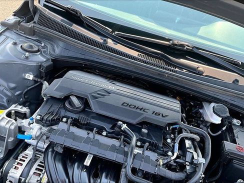Used 2025 Hyundai Elantra Limited FWD image 34