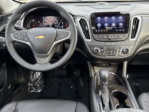 Used 2023 Chevrolet Malibu LT image 2