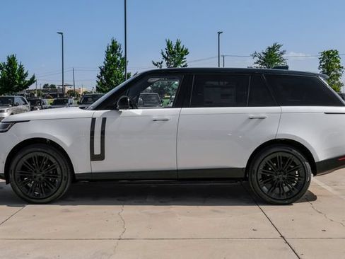 New 2026 Land Rover Range Rover Long Wheelbase SE AWD/4WD image 12