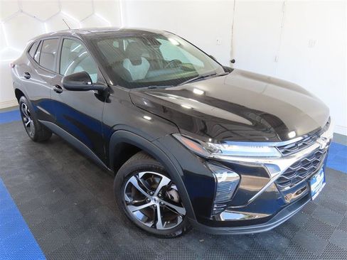 Used 2024 Chevrolet Trax RS FWD image 5