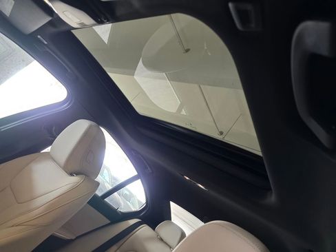 New 2026 BMW 330i Sedan w/ M Sport Package image 10