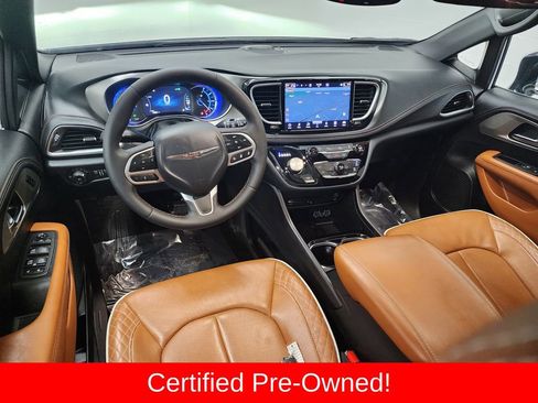 Used 2025 Chrysler Pacifica Pinnacle image 28