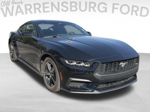 Used 2025 Ford Mustang Coupe RWD image 1