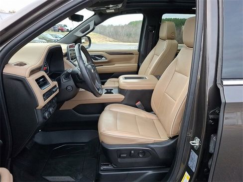 Used 2021 Chevrolet Tahoe Premier w/ Premium Package image 11