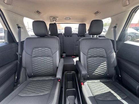 Certified 2025 Nissan Pathfinder SV w/ SV Premium Package FWD image 20