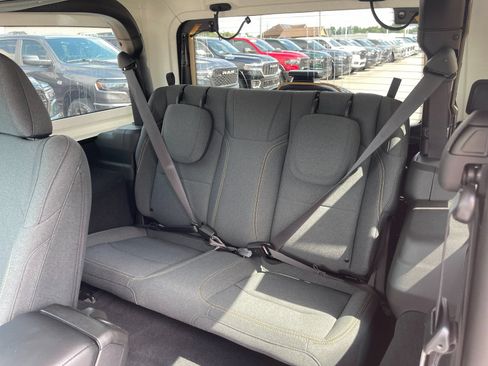 Used 2025 Jeep Wrangler Sport AWD/4WD image 14