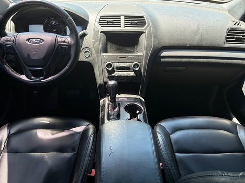 Used 2019 Ford Explorer XLT w/ Equipment Group 202A AWD/4WD image 10