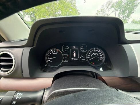 Used 2018 Toyota Tundra Limited w/ Limited Premium Package AWD/4WD image 27