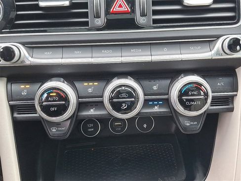 Used 2023 Genesis G70 3.3T w/ Sport Prestige Package image 17