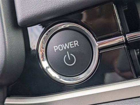 New 2025 Mitsubishi Outlander SE image 34