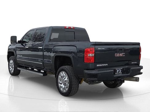Used 2018 GMC Sierra 2500 Denali w/ Duramax Plus Package image 4