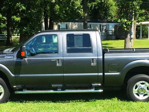 Used 2016 Ford F250 XLT w/ XLT Value Package AWD/4WD image 2
