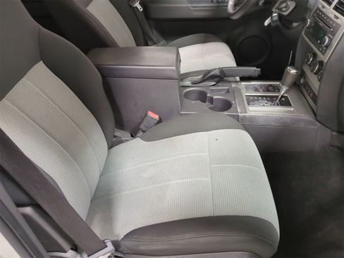 Used 2009 Dodge Nitro SE image 21