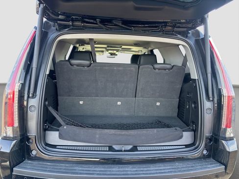 Used 2020 Cadillac Escalade Premium Luxury AWD/4WD image 15