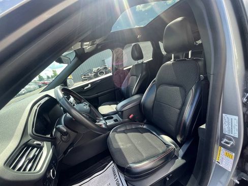 Used 2024 Ford Escape ST-Line w/ Tech Pack #1 AWD/4WD image 10