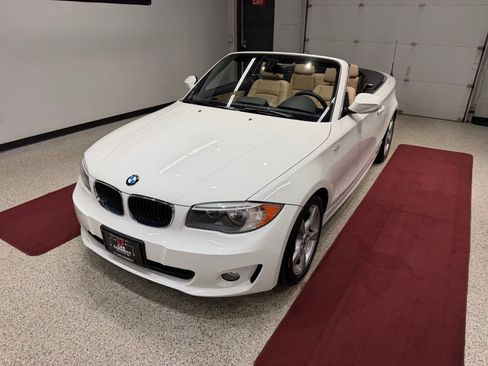 Used 2012 BMW 128i Convertible RWD image 4
