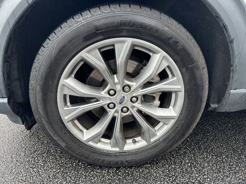 Used 2022 Ford Explorer XLT w/ Equipment Group 202A image 10