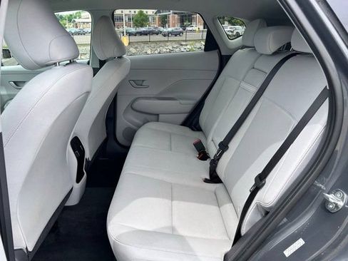 Used 2024 Hyundai Kona SEL AWD/4WD image 9