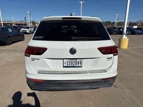 Used 2020 Volkswagen Tiguan SEL image 8