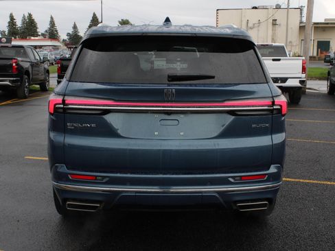 Used 2025 Buick Enclave Avenir w/ LPO, Floor Liner Package AWD/4WD image 6