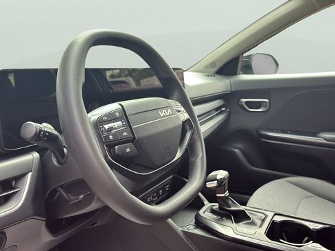 Used 2025 Kia K4 FWD image 25