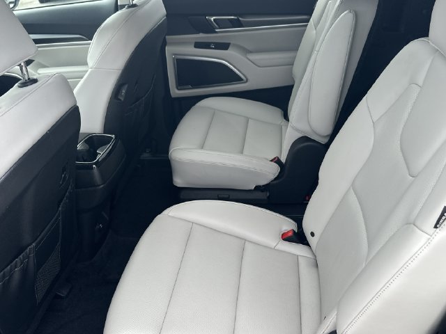 Used 2023 Kia Telluride S AWD/4WD image 13