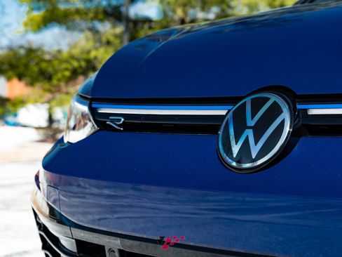 Used 2023 Volkswagen Golf R 2.0T Manual image 10