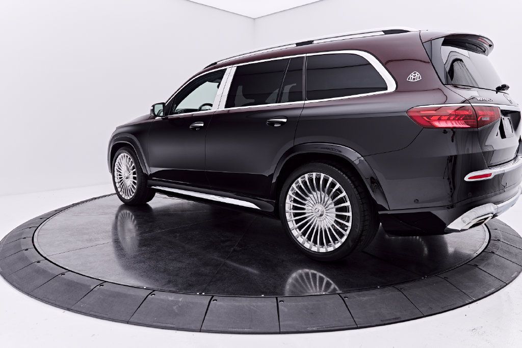 Used 2024 Mercedes-Benz Maybach GLS 600 4MATIC image 10