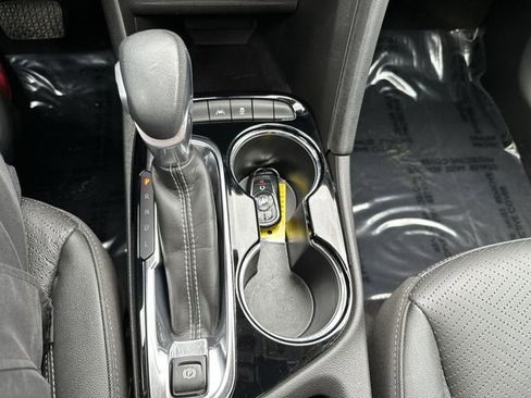 Used 2023 Buick Encore GX Essence w/ Experience Buick Package FWD image 23