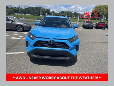 Used 2021 Toyota RAV4 LE AWD/4WD image 1