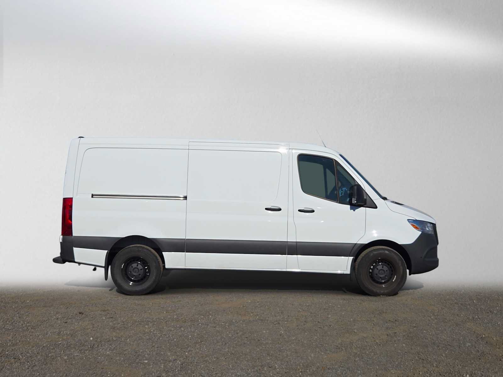 Used 2026 Mercedes-Benz Sprinter 2500 image 2
