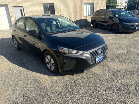 Used 2017 Hyundai Ioniq Blue FWD image 9