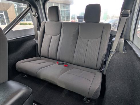 Used 2018 Jeep Wrangler Sport AWD/4WD image 15