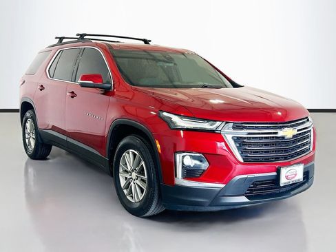 Used 2023 Chevrolet Traverse LT w/ LPO, Floor Liner Package FWD image 3