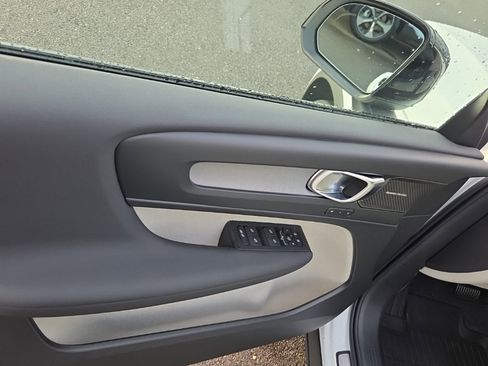 New 2026 Volvo XC40 B5 Ultra w/ Protection Package Premier image 3