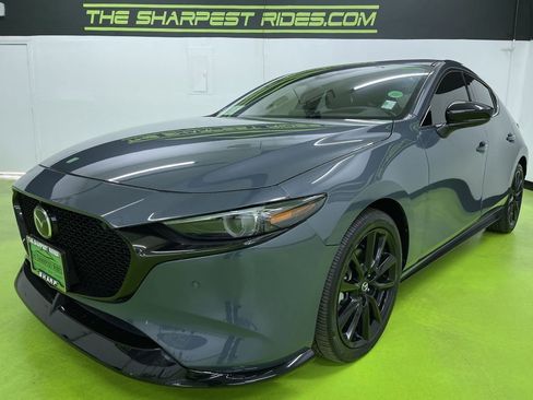 Used 2021 MAZDA MAZDA3 Hatchback w/Premium Plus Pkg image 5