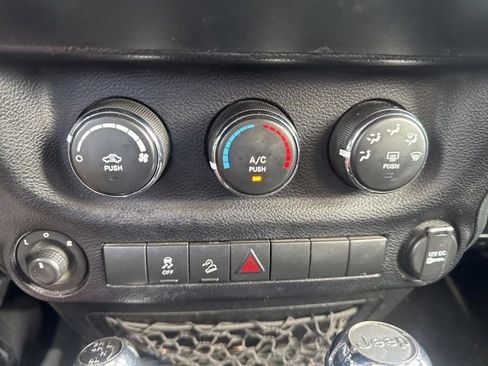 Used 2011 Jeep Wrangler Unlimited Sport image 20