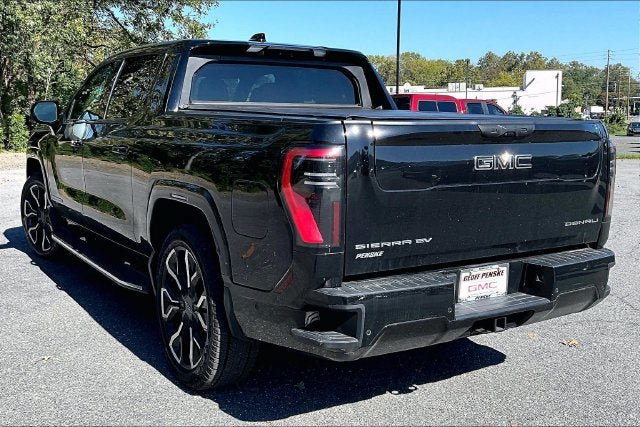 Used 2025 GMC Sierra EV Denali AWD/4WD image 4