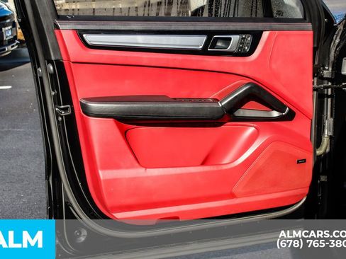 Used 2023 Porsche Cayenne S Platinum w/ Premium Package Plus image 37