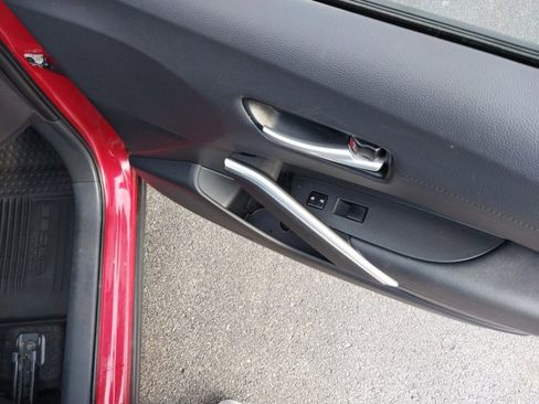 Used 2022 Toyota Corolla Cross XLE w/ Convenience Package image 21