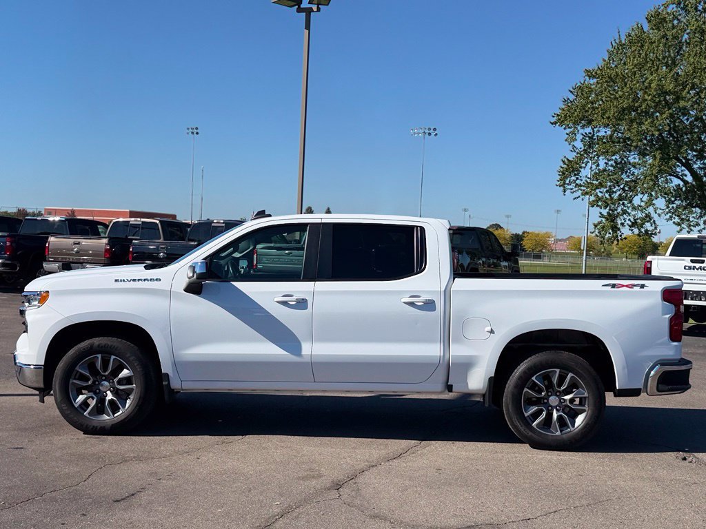 Used 2024 Chevrolet Silverado 1500 LT AWD/4WD image 29