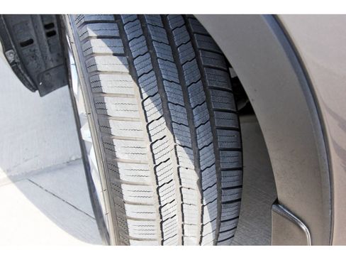 Used 2017 Toyota Highlander Limited image 30