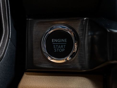 Used 2026 Ford F250 Lariat w/ Tremor Off-Road Package image 22